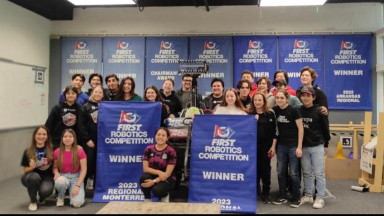 El equipo de Robótica gana doble campeonato.